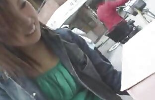 XXX 若いブロンドは筋肉の男と最初に性交する。 一徹 アダルト 無料