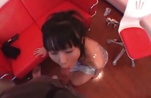XXX 若い女の子は彼女の前で彼女の猫を愛撫する 無料 エロ 動画 一徹