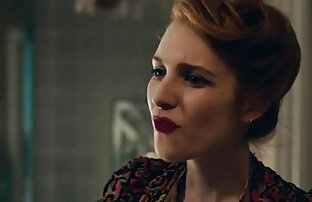 XXX 女の子は巨大な玩具で自分自身に乗ります アダルト 一徹