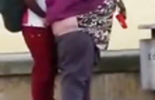 XXX 巨乳のセクシーなメイドは、家をきれいにし、男は撮影しています 女性 av 一徹