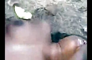 XXX 髭を持つ白髪の男が手でマンコを舐め、肛門でプラグを刺激する。 鈴木 一徹 エロ 画像