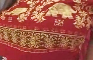 XXX パートナードライブコックの喉bustyニワトリとタトゥーの大腿部およびзахает彼女のキャップオフ アダルト 動画 一徹