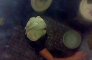 XXX リリーチェイと膨らんだ乳首を示す床アクロバティックなエチュード エロ 動画 無料 鈴木 一徹