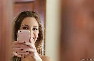 XXX 男はポイントでいくつかのポーズと彼のコックで成熟した女性を取ります 鈴木 一徹 無 修正 画像