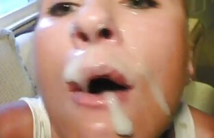 XXX 泡で満たされた浴槽の中の美乳とその上にミルクを注ぎました 鈴木 一徹 アダルト