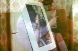 XXX セクシーなドレスで成熟したブルネットを構成し、Blowjobコックに座った sex 動画 一徹